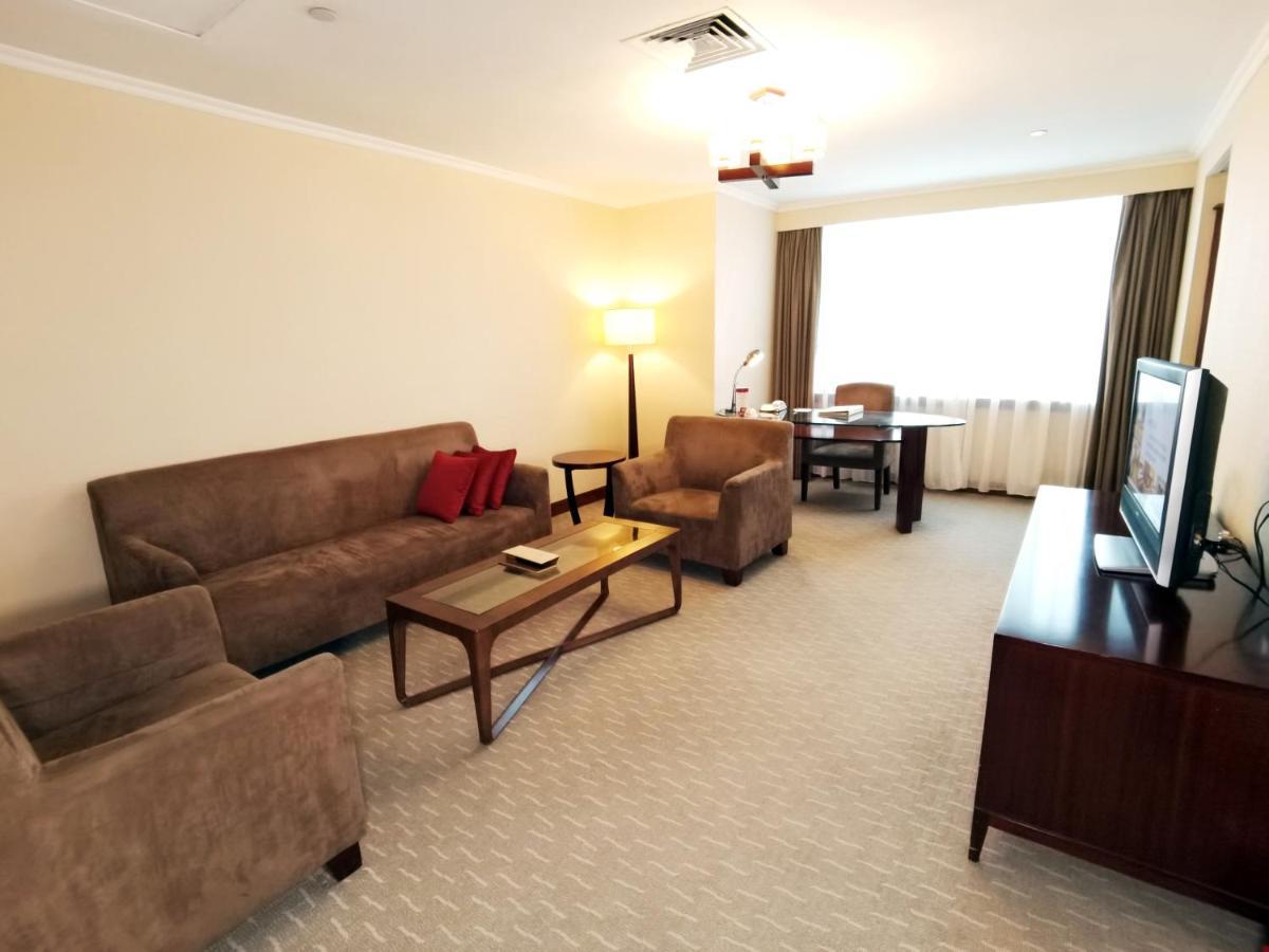Majestic 4* Canton