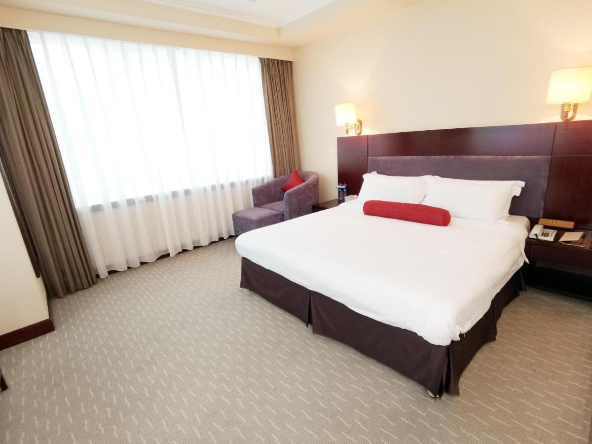 Majestic 4* Canton