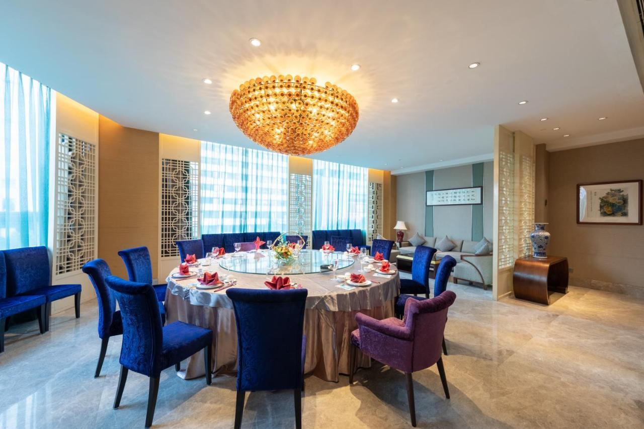 Hotel Crowne Plaza Centre By Ihg - Free Shuttle Between And Exhibition Center During Fair & Exhibitor Registration Counter 5*