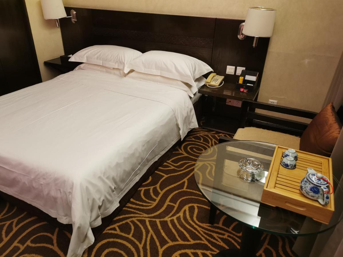 Hotel Hua Shi 4*