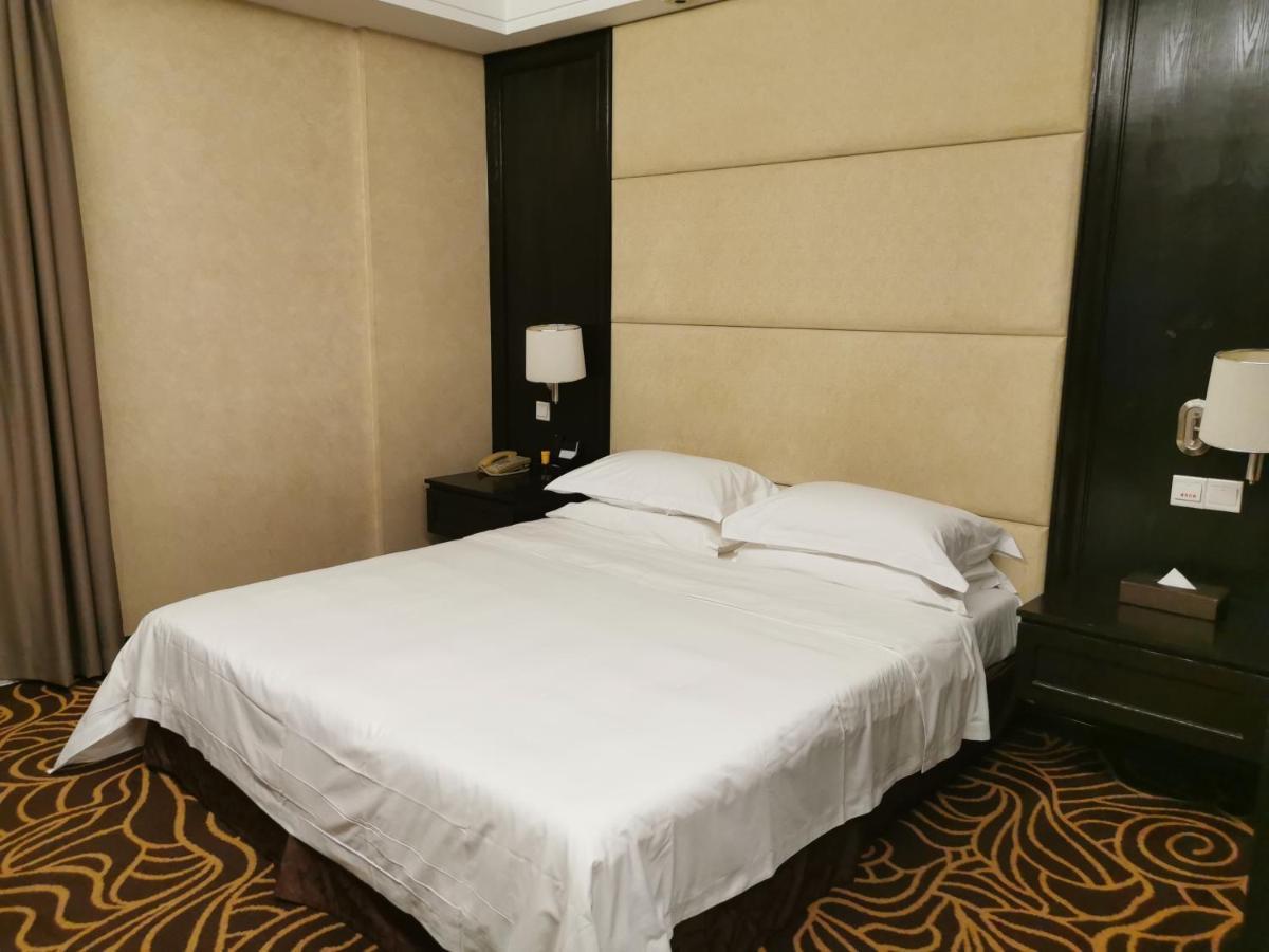 Hotel Hua Shi 4*