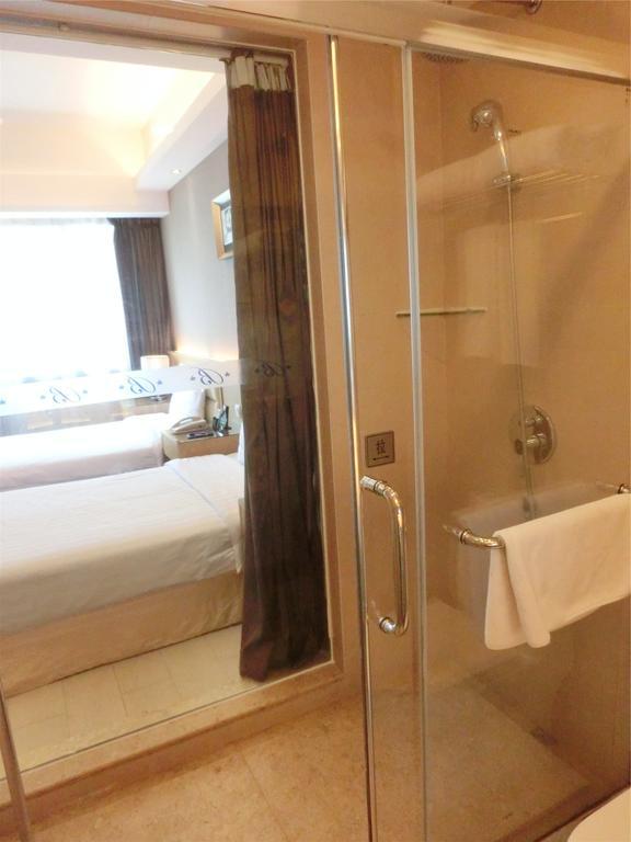 Bauhinia 3*