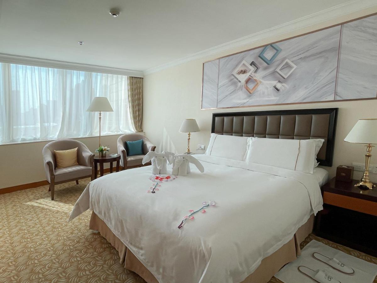 Hotel China Mayors Plaza - Free Shuttle Between And Exhibition Center & Exhibitor Registration Counter During Fair Guangzhou