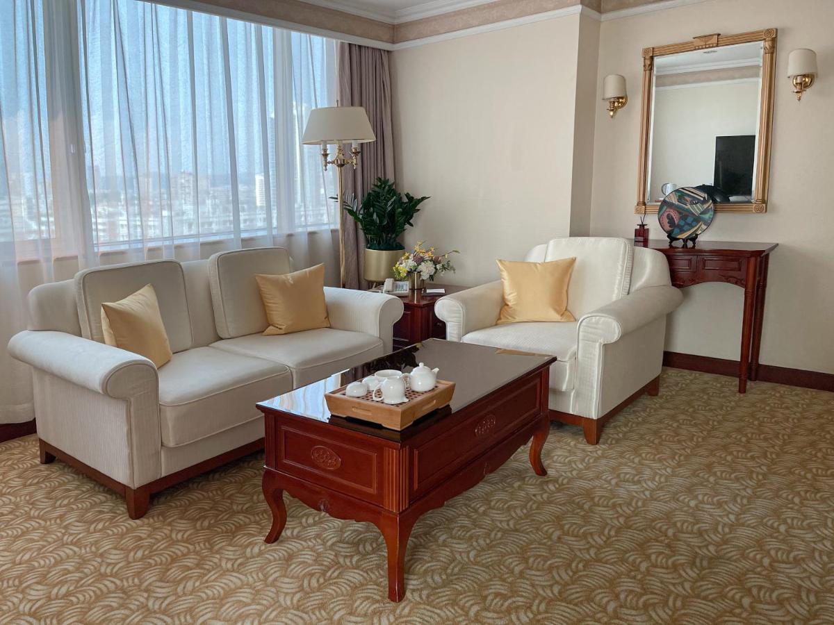 China Mayors Plaza - Free Shuttle Between And Exhibition Center & Exhibitor Registration Counter During Fair Hotel