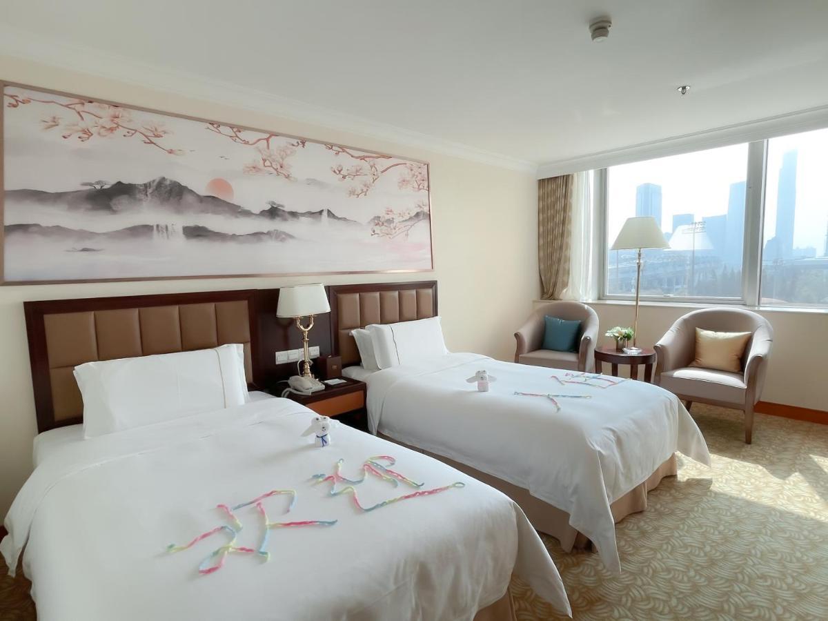Hotel China Mayors Plaza - Free Shuttle Between And Exhibition Center & Exhibitor Registration Counter During Fair 4*