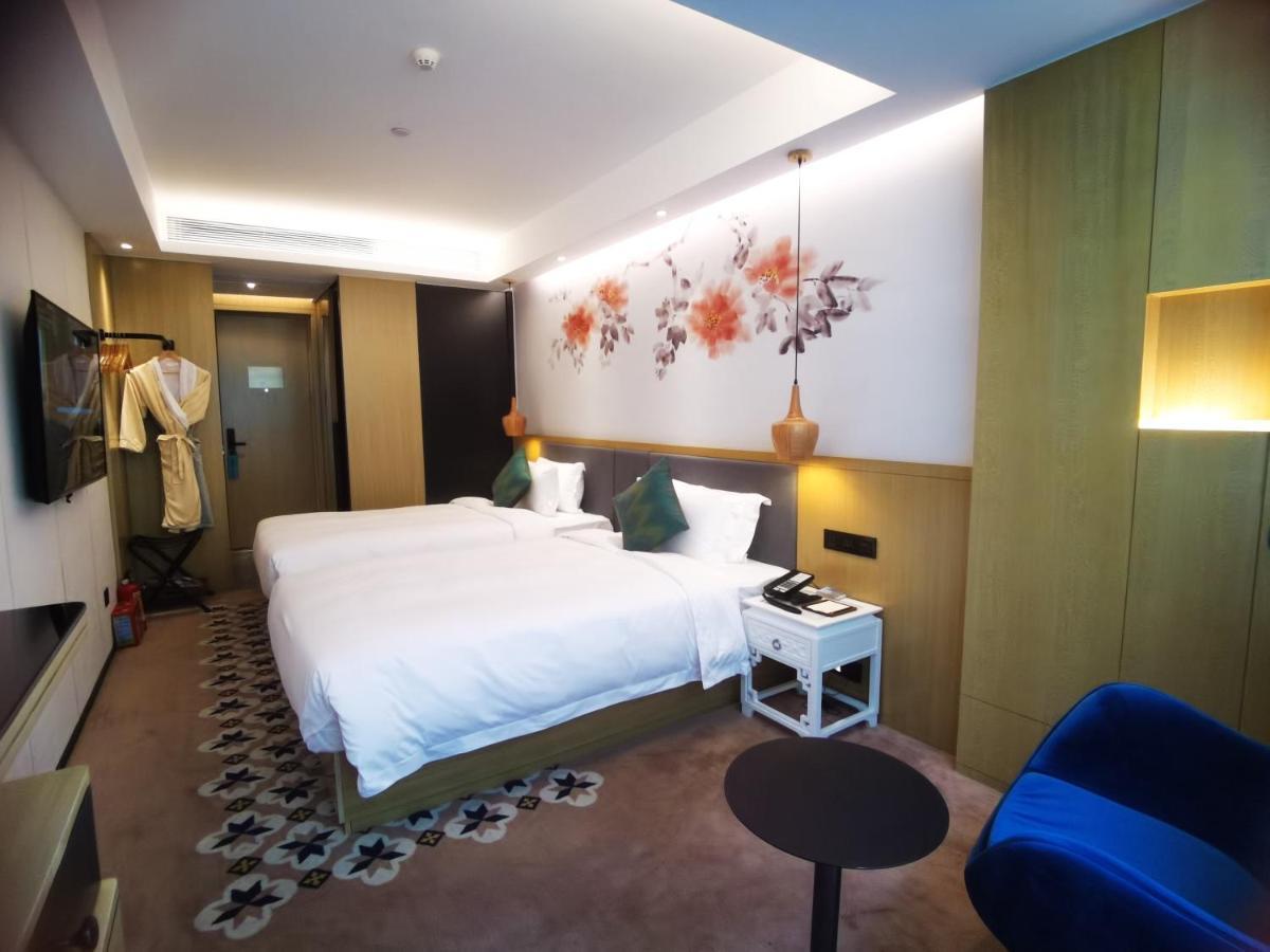 Paco Beijinglu Metro Guangzhou-free Shuttle Bus For Fair 4* Guangzhou
