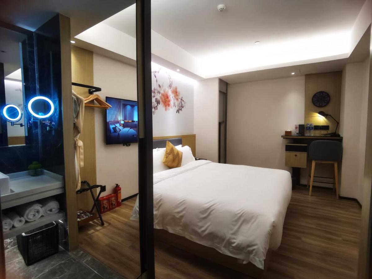 Paco Beijinglu Metro Guangzhou-free Shuttle Bus For Fair Hotel 4*