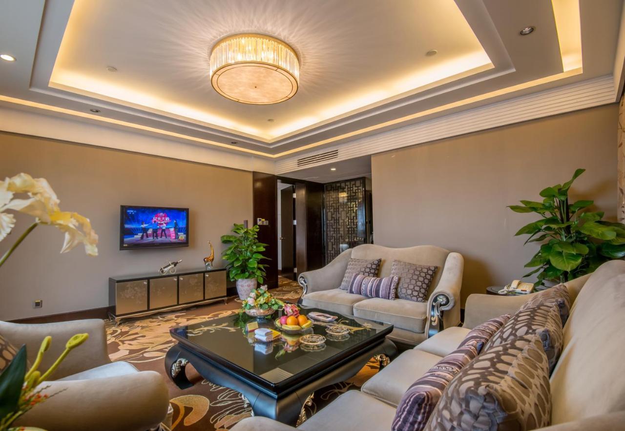 Panyu Hotel 4*