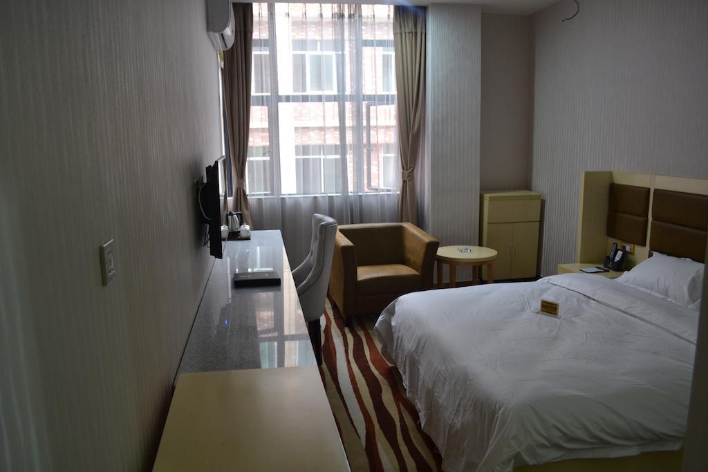 Huang Sheng Tongde Branch Hotel 3*