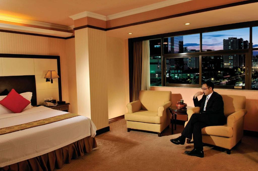 Vienna Hotel 4*
