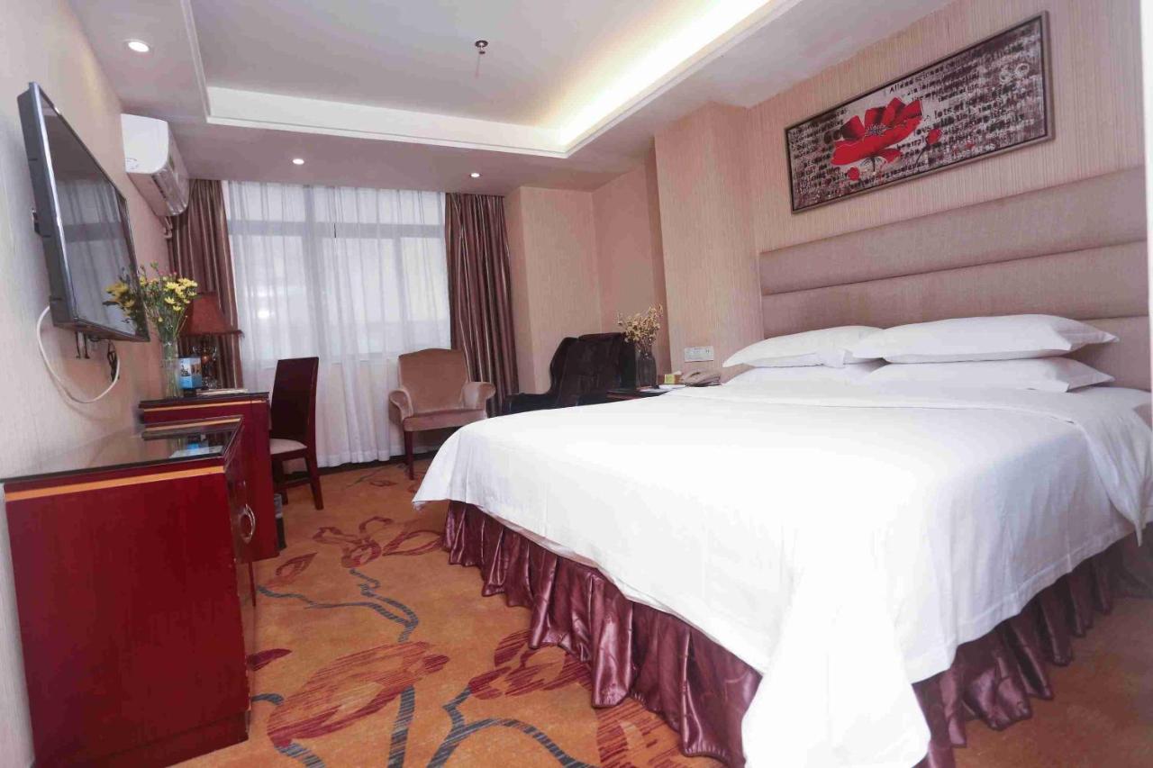Vienna Dekang Road Hotel 3*