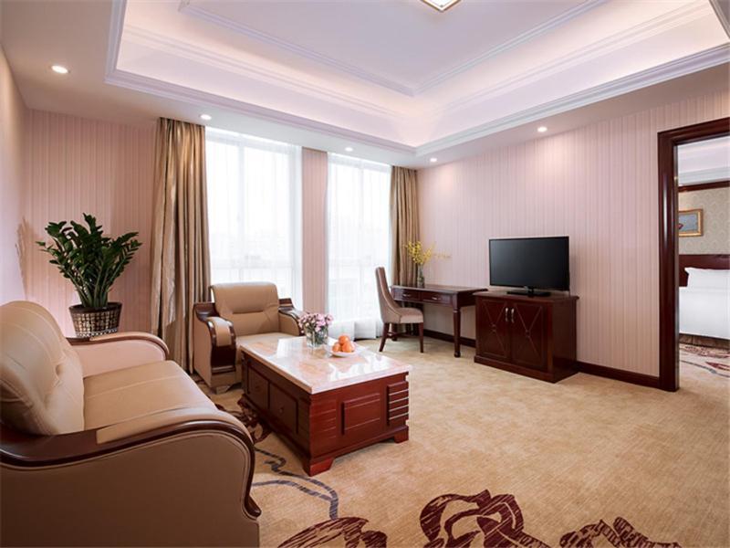 Vienna Dongpu Bus Station Hotel Guangzhou