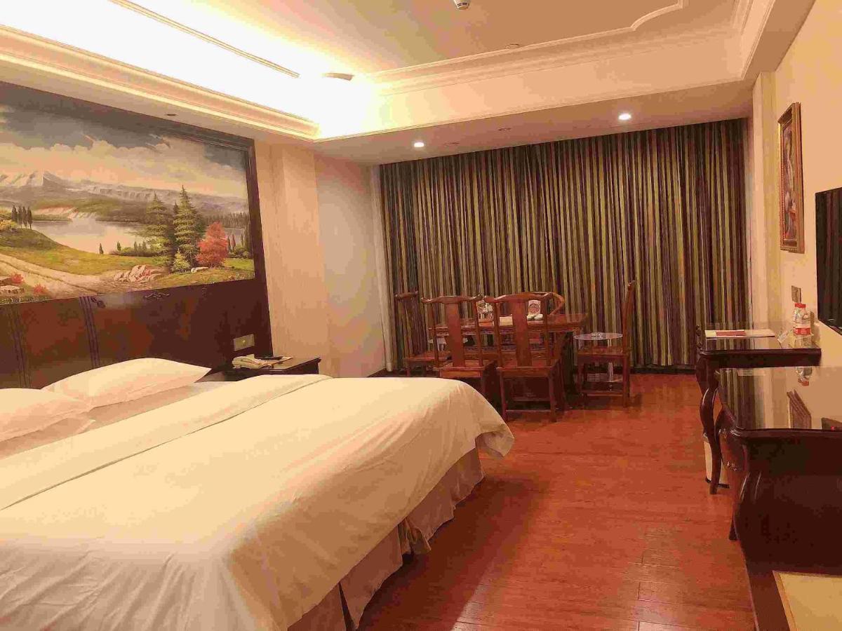 Vienna Shiling 3*