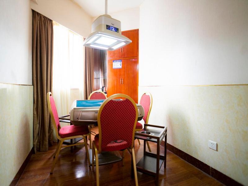 Vienna Yunbao Hotel Guangzhou