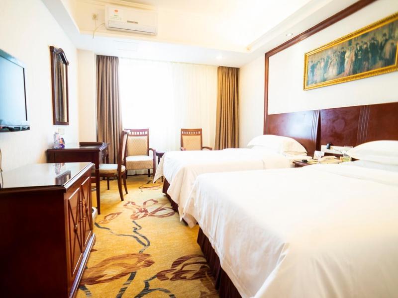 Vienna Yunbao Hotel