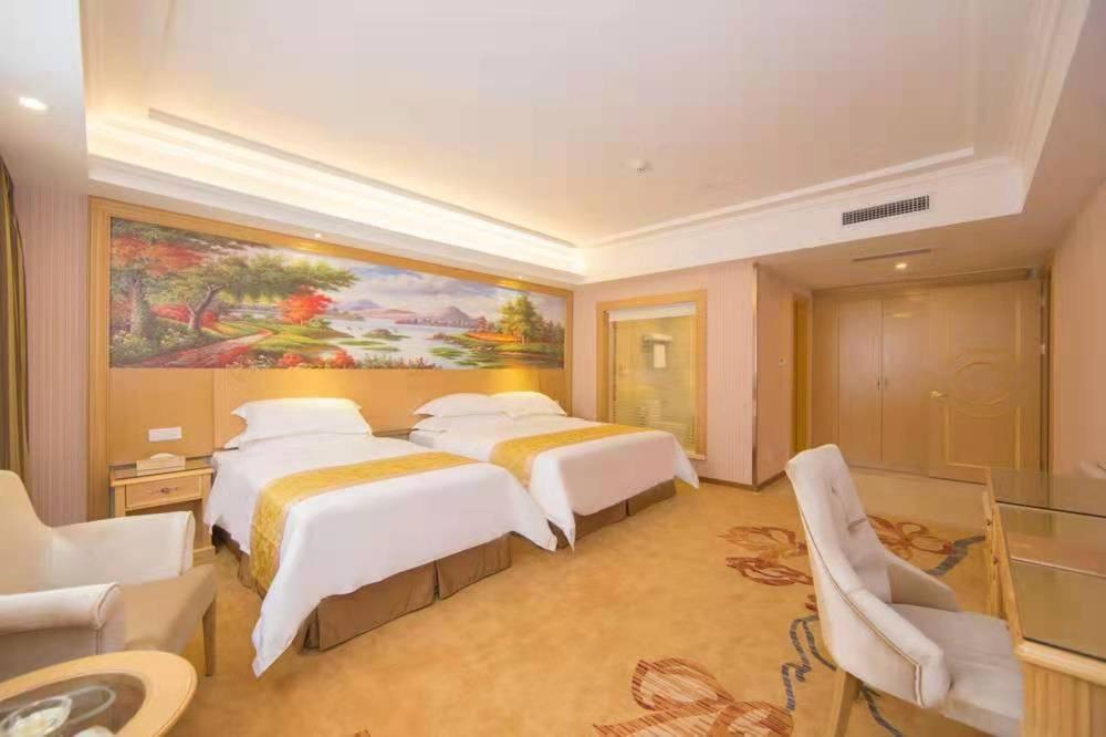 Vienna 3 Panyu Jinjiang Ave 3*