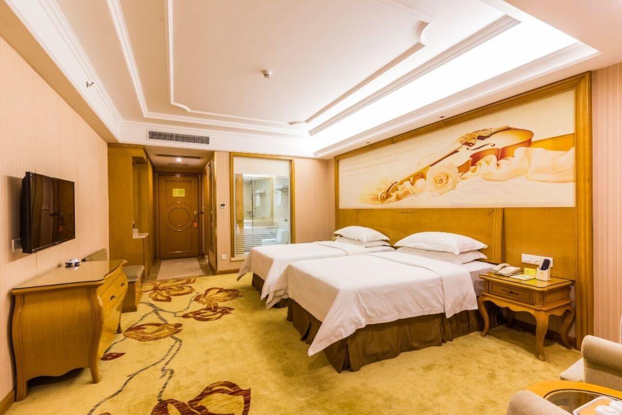 Vienna Hotel 3*