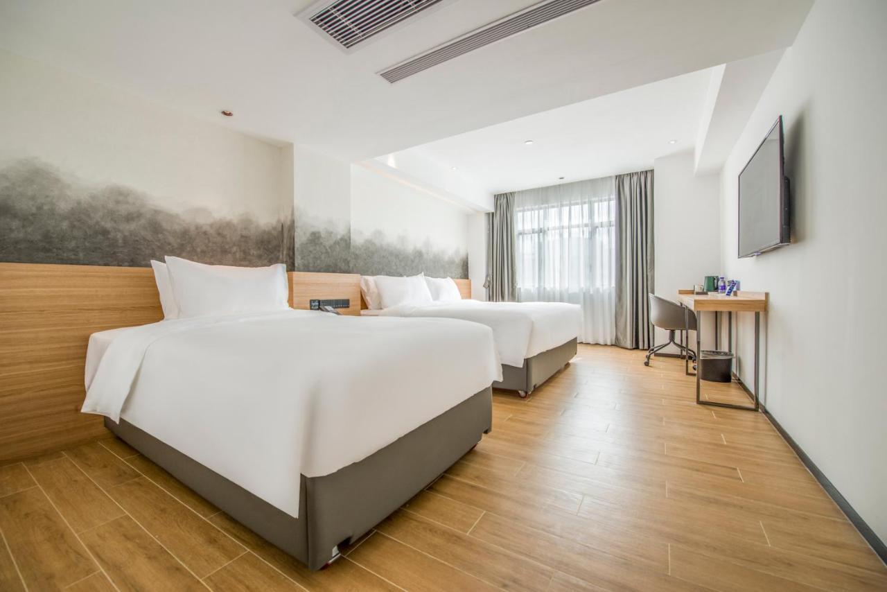 Hotel Naya Baiyun Airport