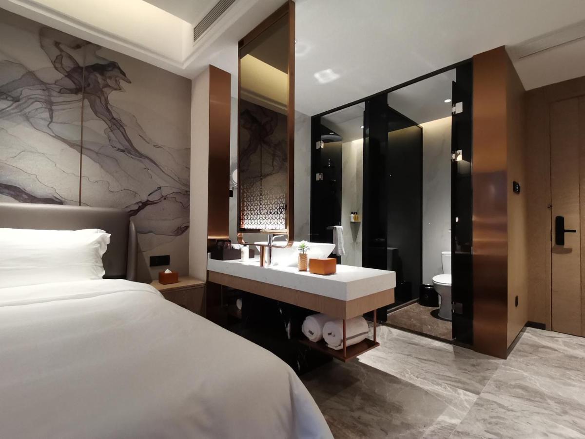 Hotel Paco Jinfeng Metro - Free Shuttle Bus For Fair 4*