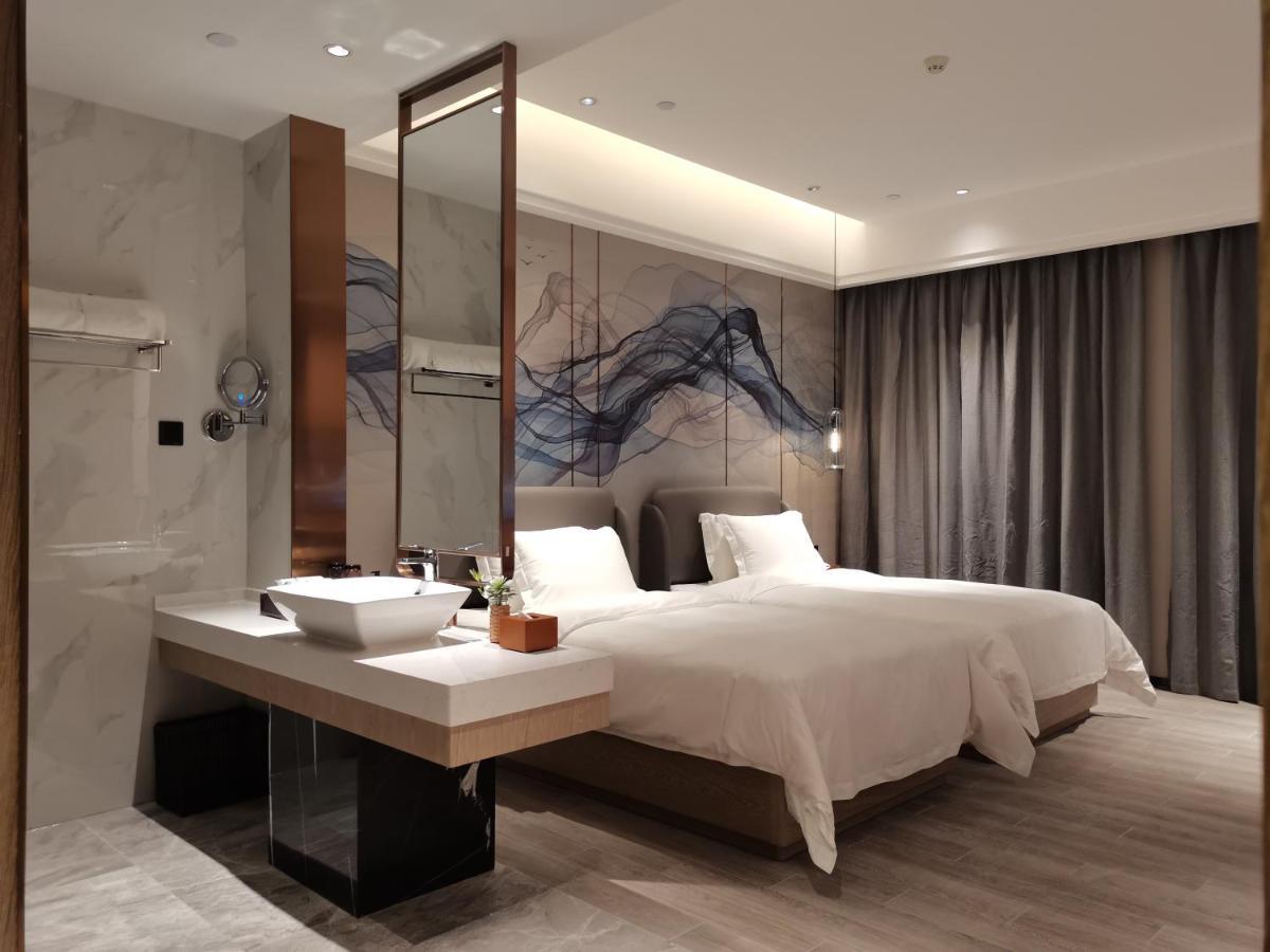 Paco Jinfeng Metro - Free Shuttle Bus For Fair Hotel 4*
