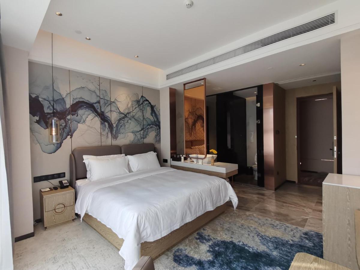 Paco Jinfeng Metro - Free Shuttle Bus For Fair Hotel 4*
