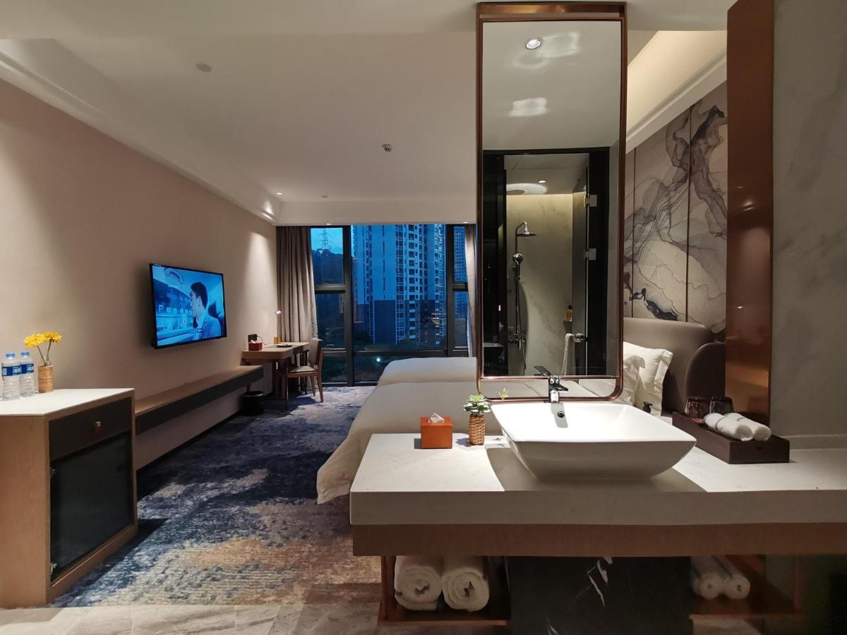 Paco Jinfeng Metro - Free Shuttle Bus For Fair Hotel Guangzhou