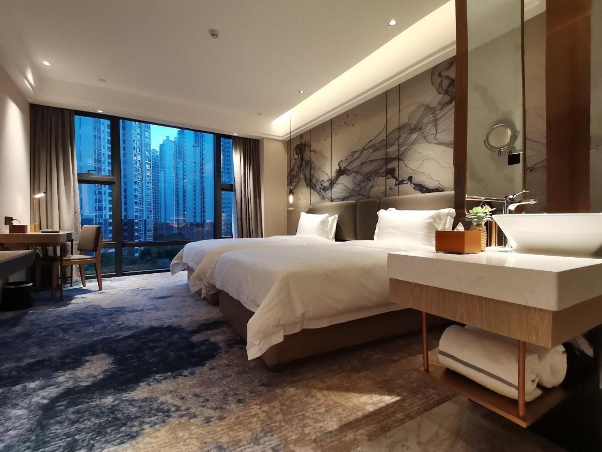 Paco Jinfeng Metro - Free Shuttle Bus For Fair Hotel 4*