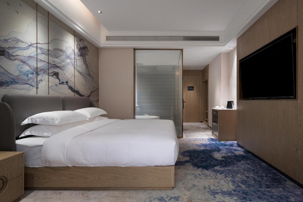 Hotel Paco Jinfeng Metro - Free Shuttle Bus For Fair 4*