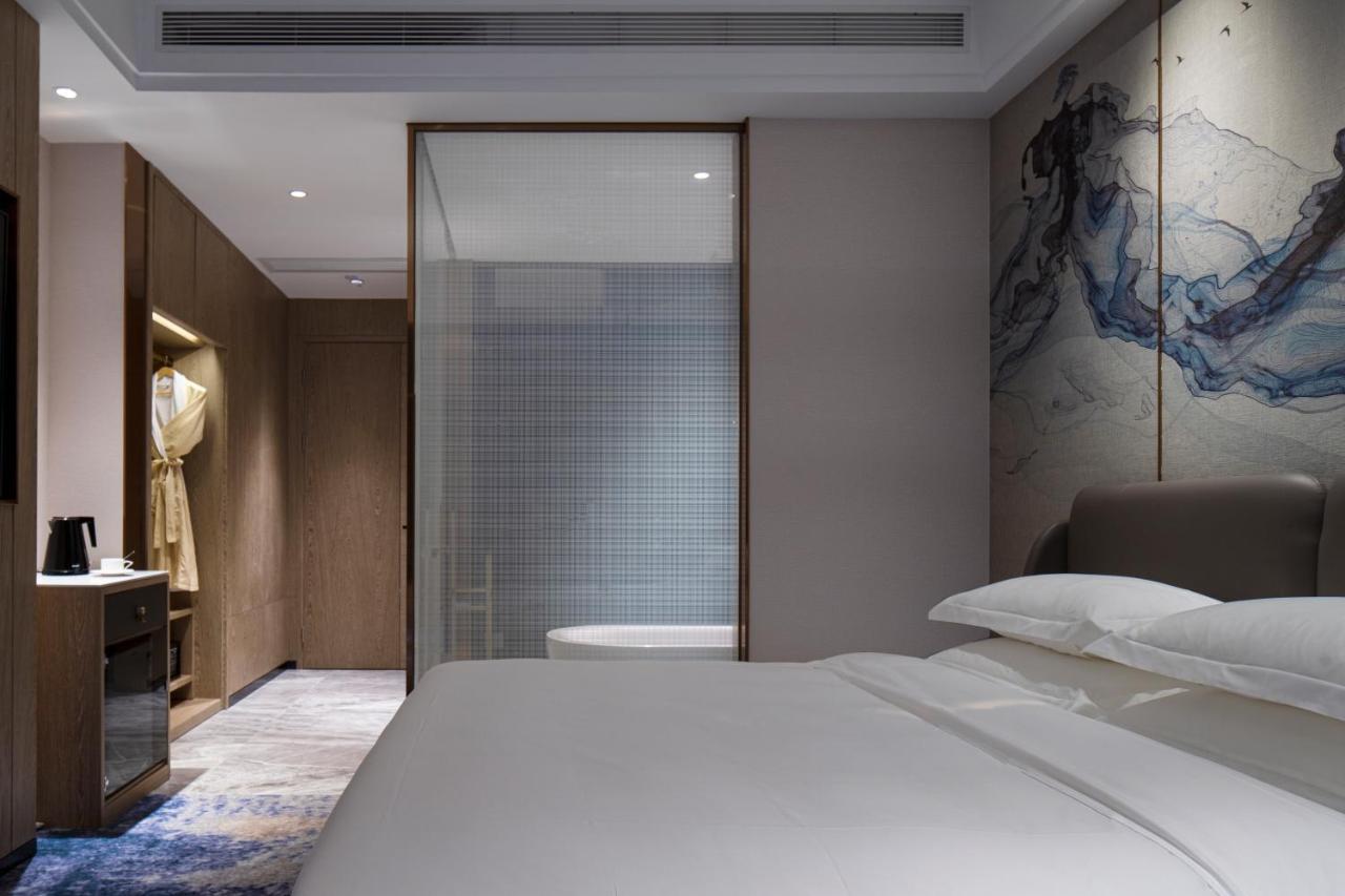 Paco Jinfeng Metro - Free Shuttle Bus For Fair Hotel Guangzhou