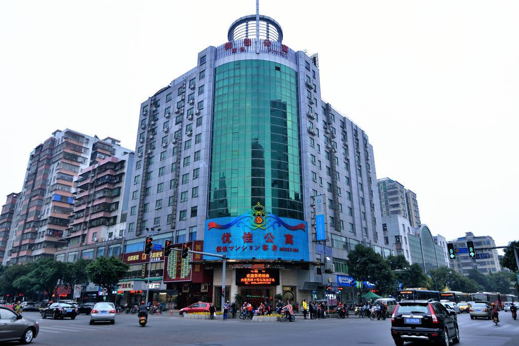 Jia Aparthotel