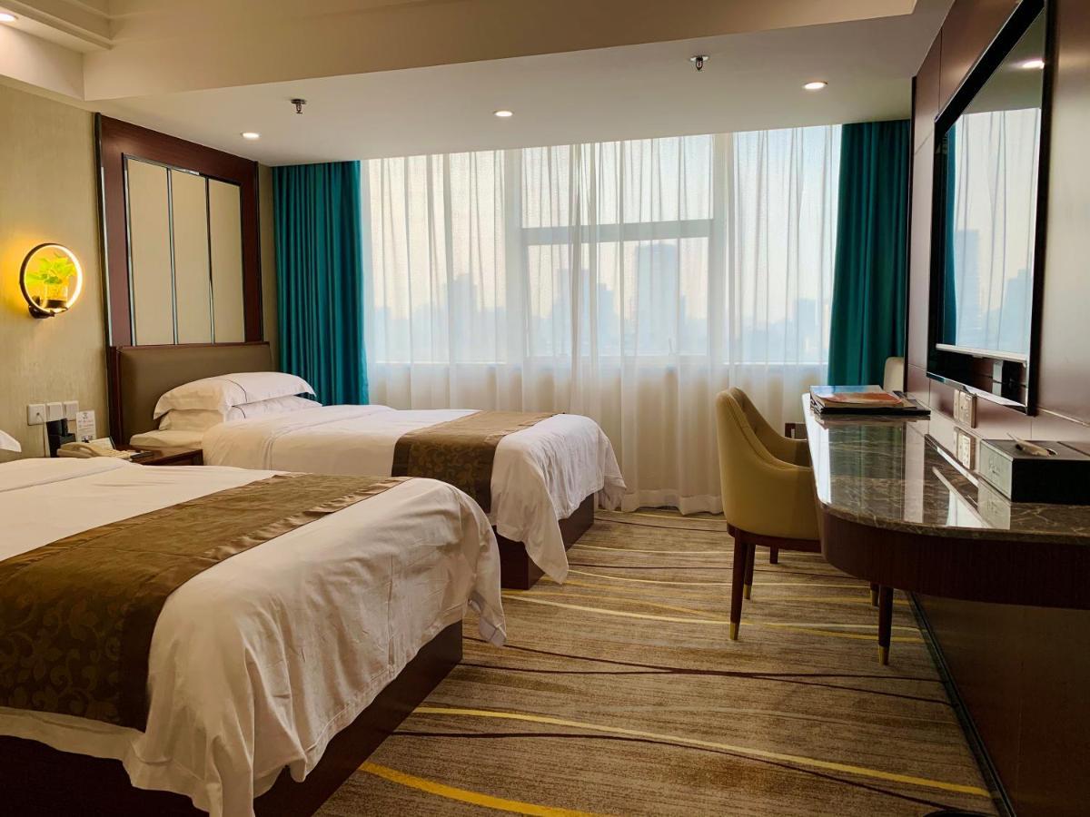 Hotel Skyline Plaza