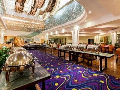 Days Hotel 4*