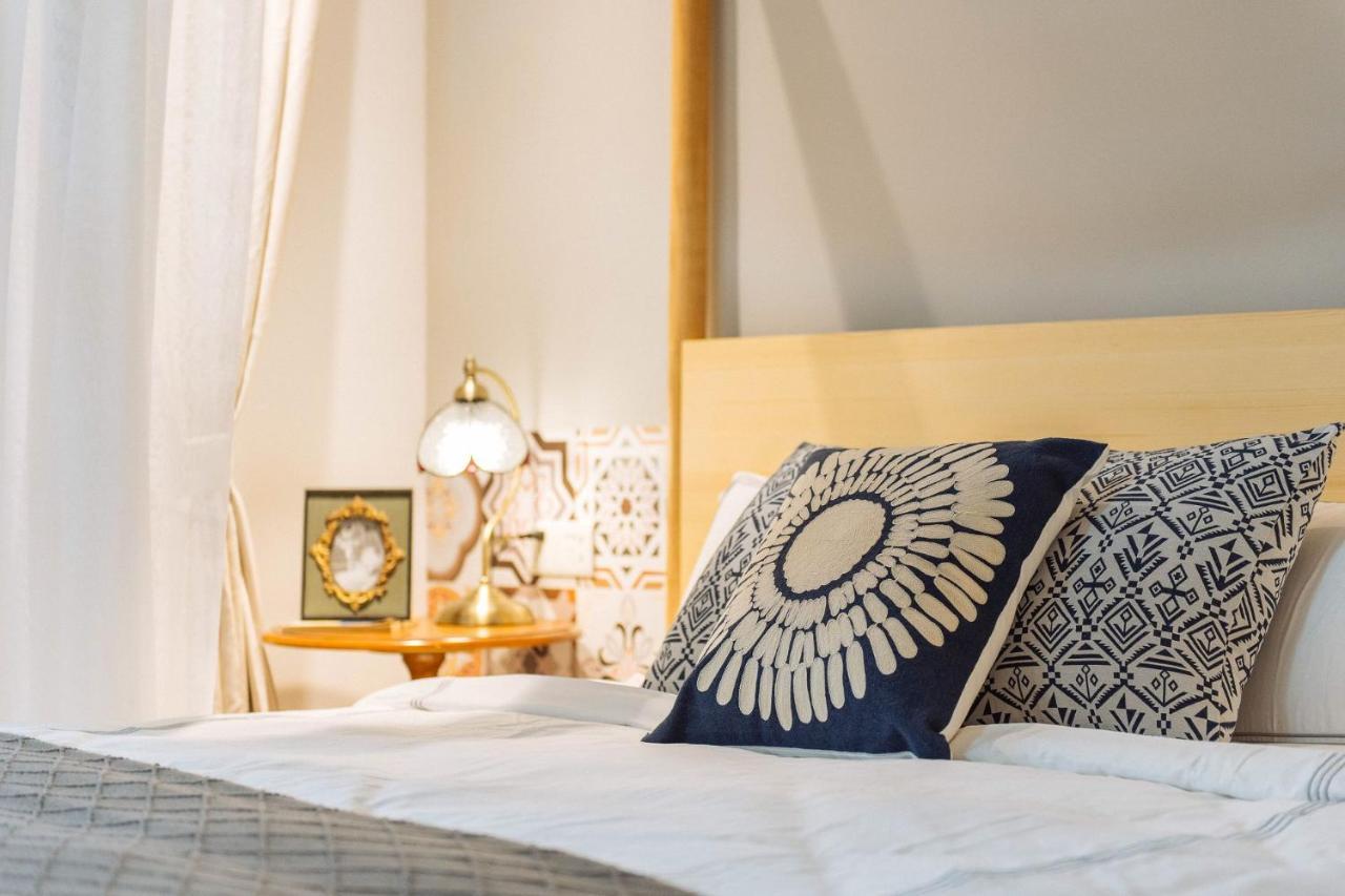 Locals Apartment: Liwan District Near Changshoulu Metro *