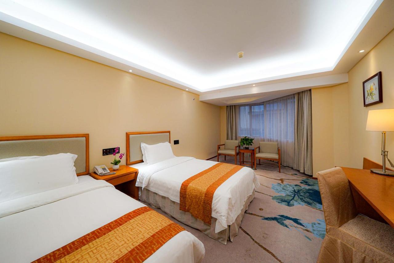 Guangdong Hotel-free Shuttle & Registration Counter Service During Fair 4*