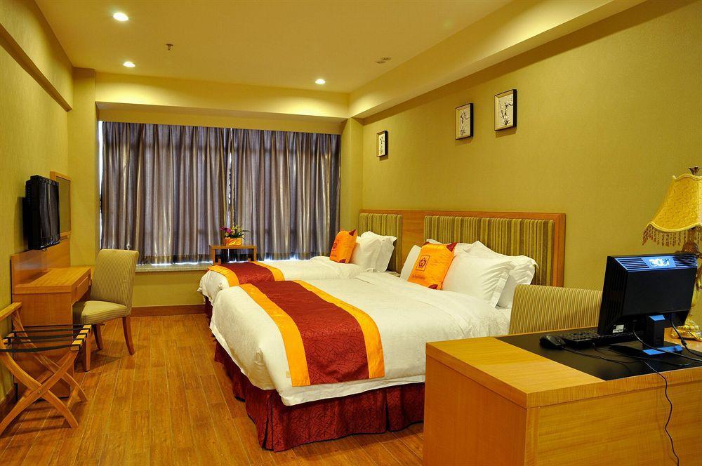 Royal Garden Hotel 3*