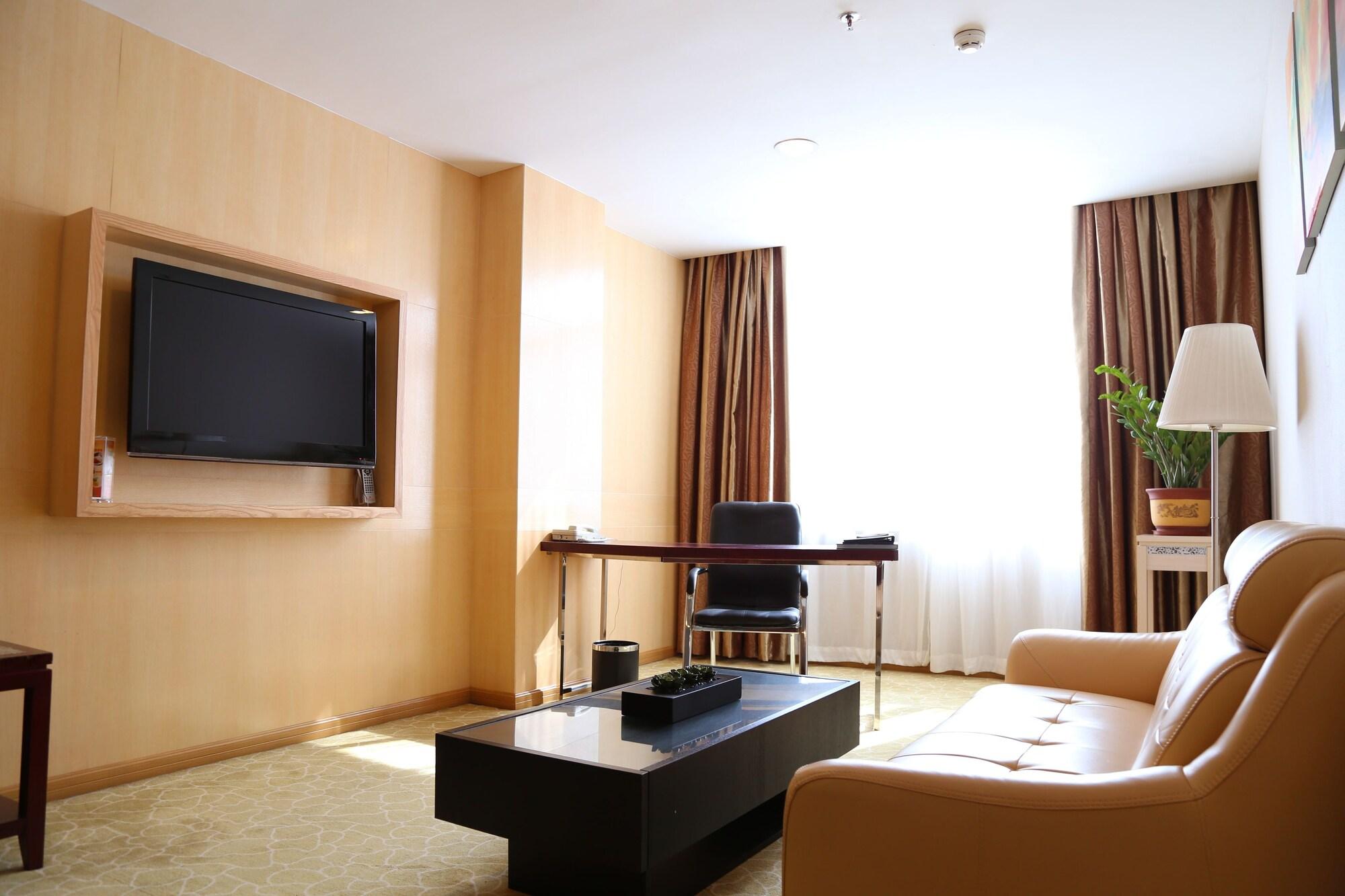 Hotel Guangdong Baiyun 3*