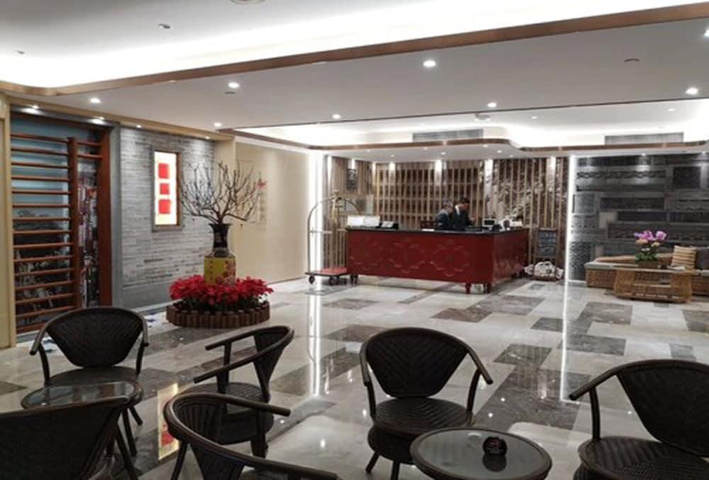 Sino Hotel 3*