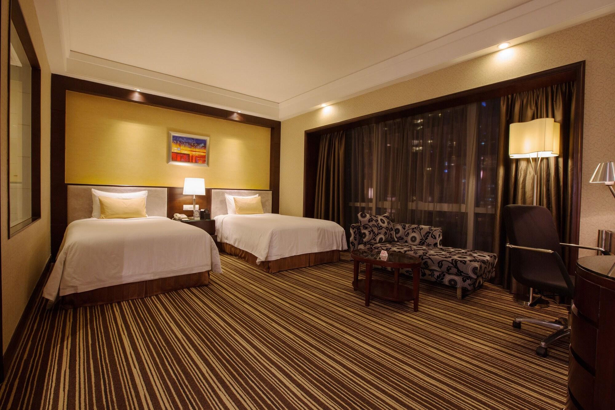 Leeden Hotel 4*