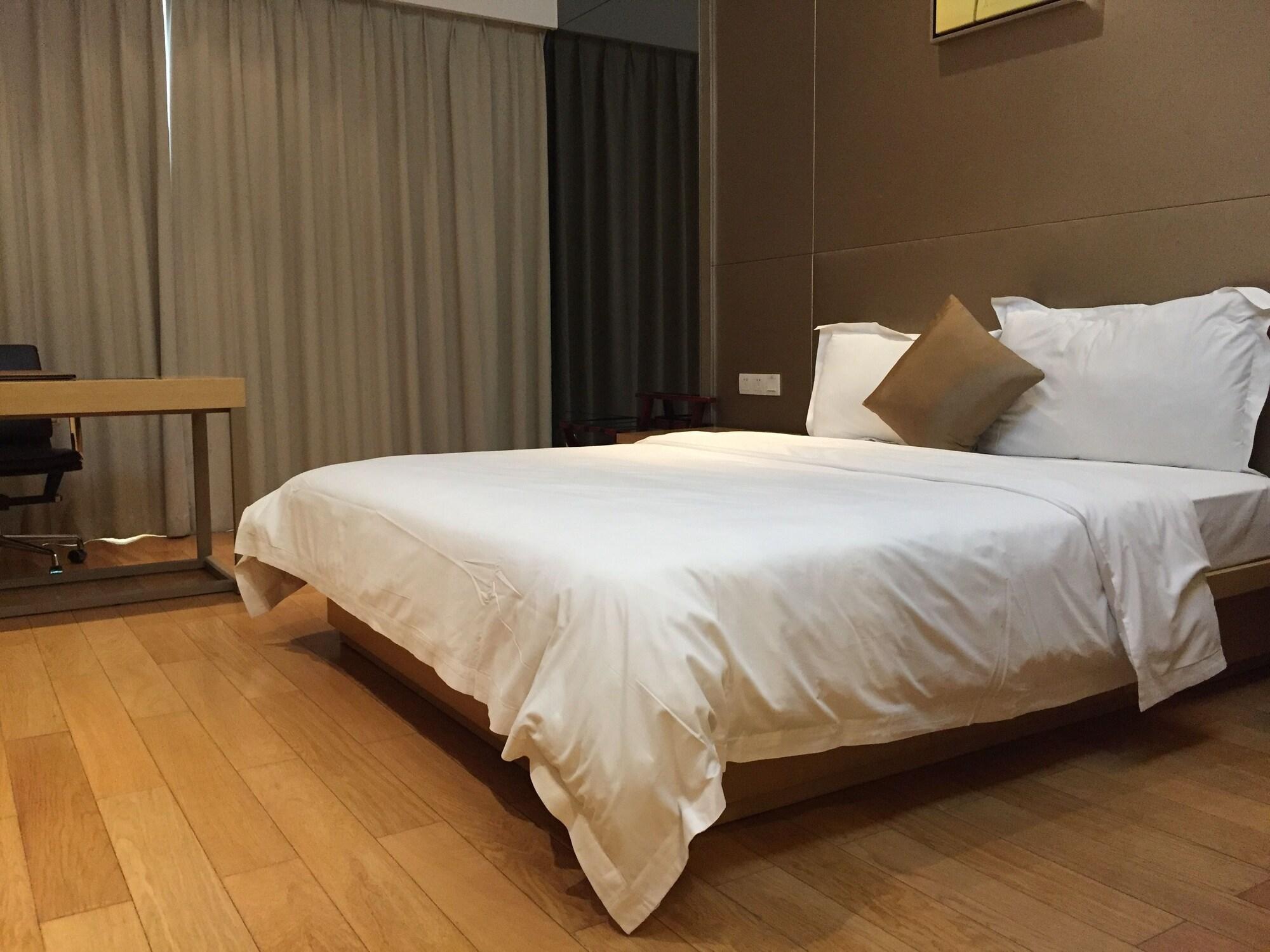 Estay Residence-poly World Trade Center *