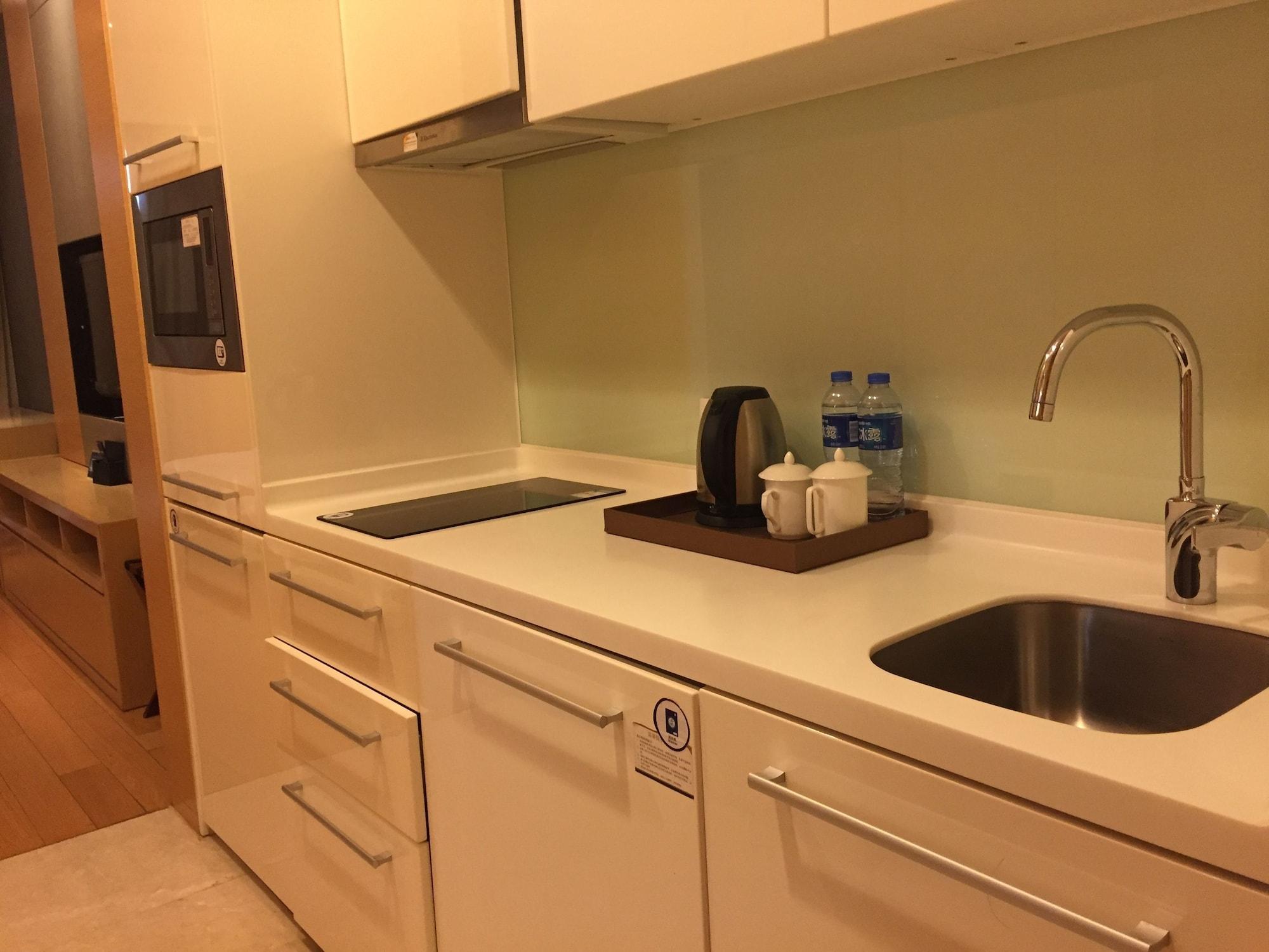 Estay Residence-poly World Trade Center