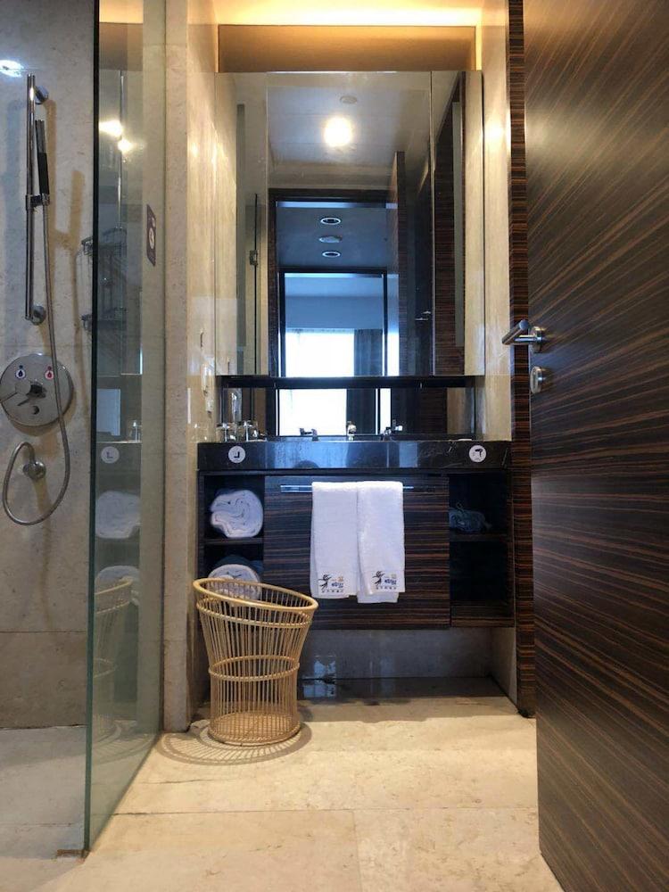 Estay Residence-poly World Trade Center Apartment *
