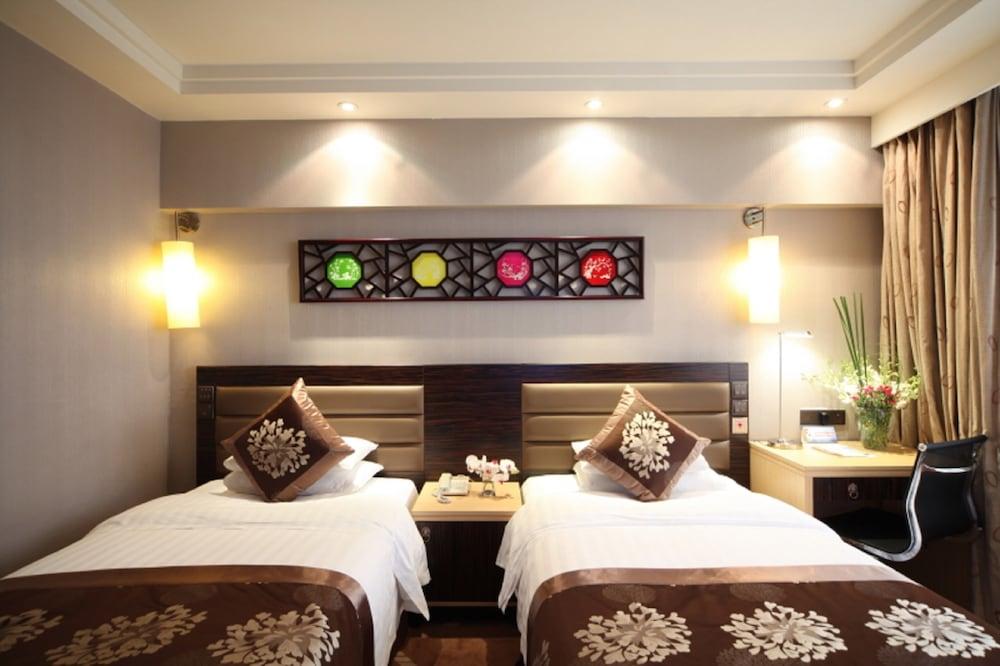 Landmark Hotel 4*
