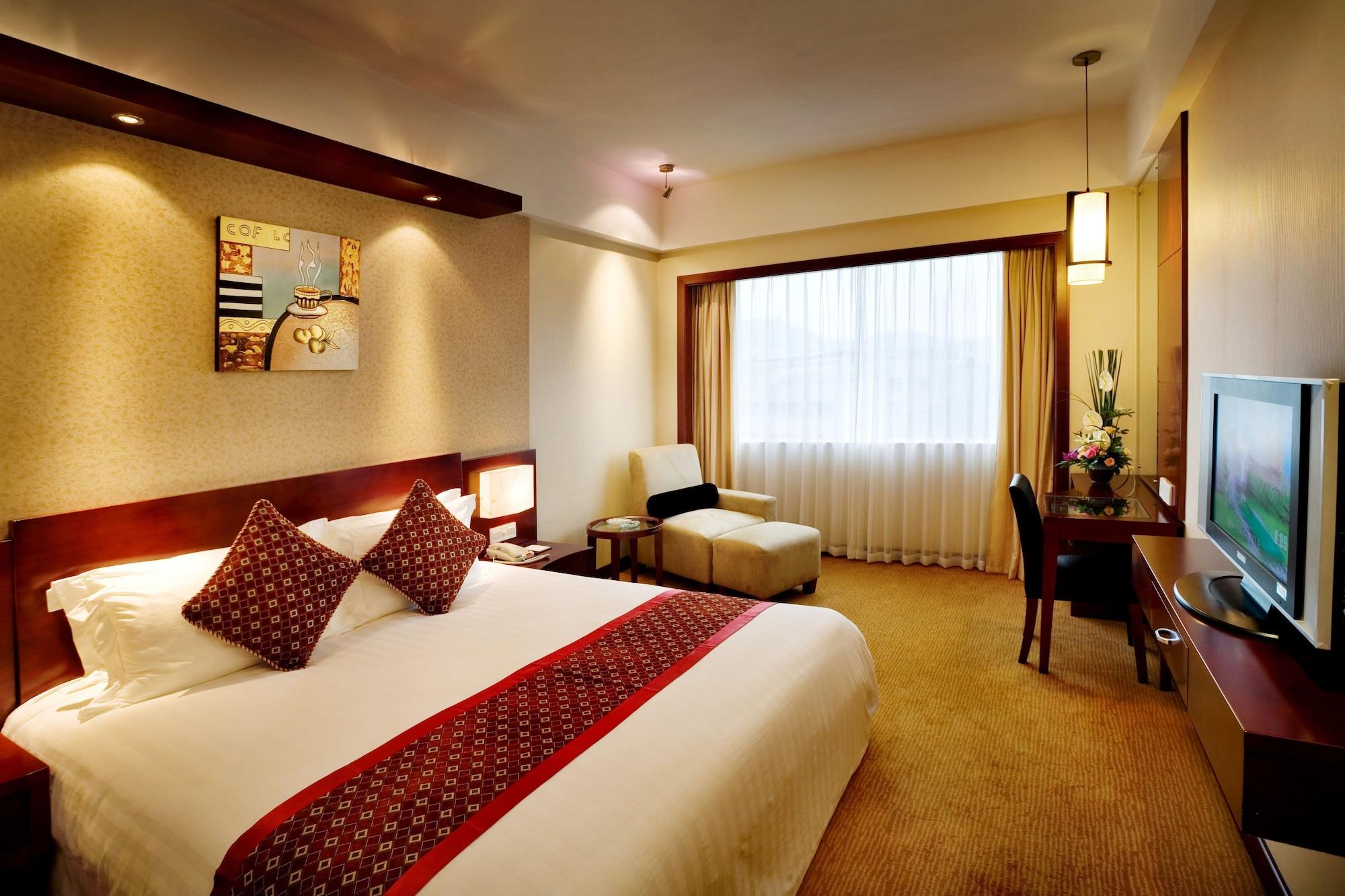 Yanling Hotel 4*