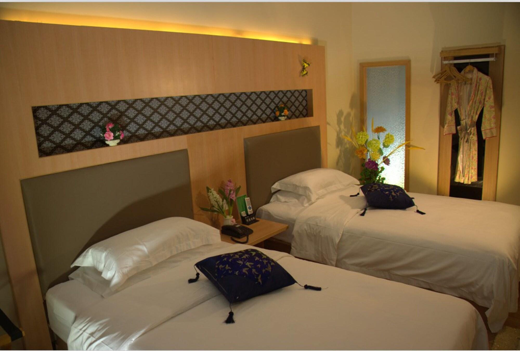 Hotel Club Yuexiu Branch 3*