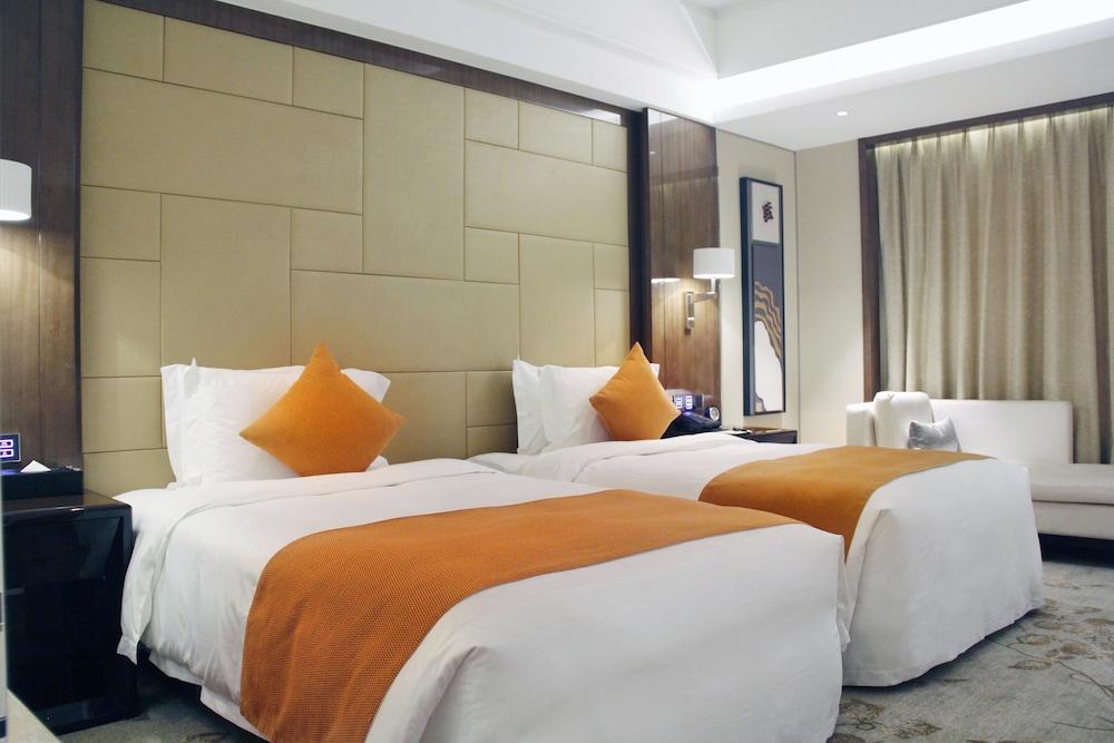 Nikko Hotel 5*