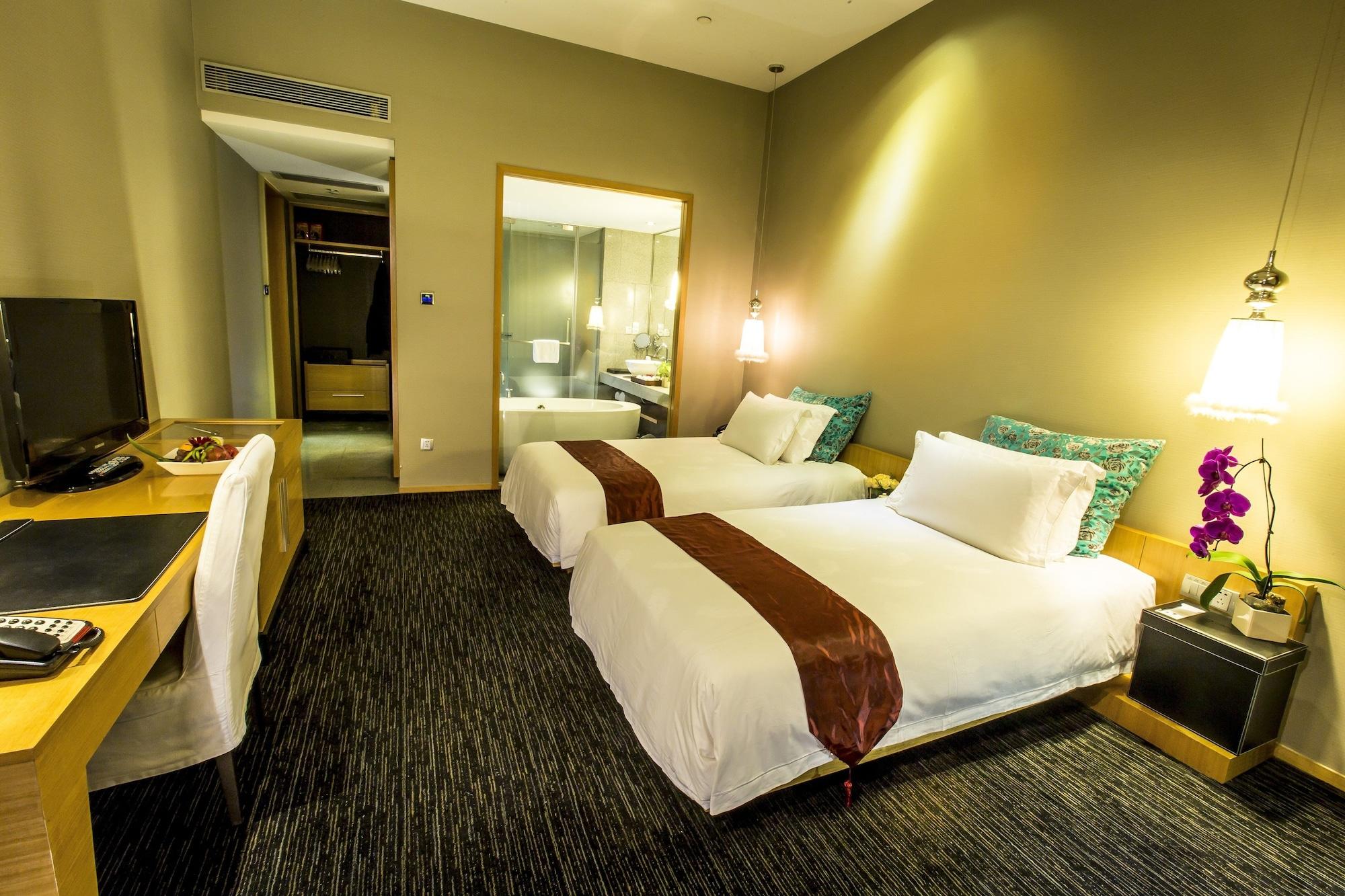 Carat Hotel 4*