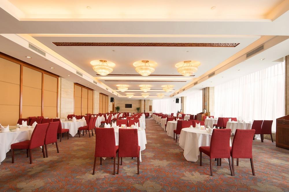Hotel Ramada By Wyndham Pearl Guangzhou-canton Fair Free Shuttle Bus 4*