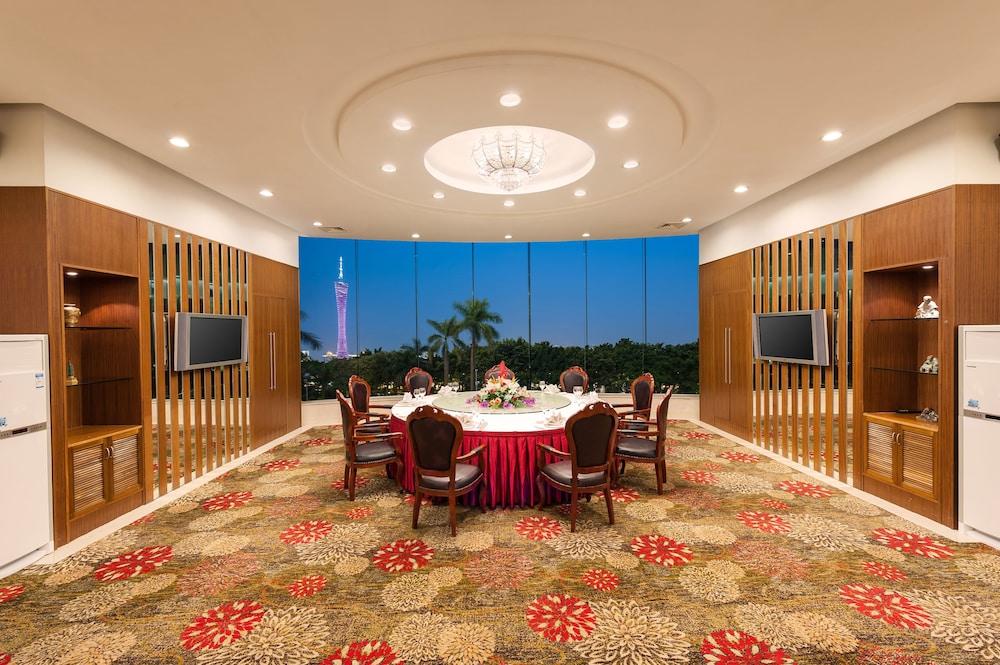 Ramada By Wyndham Pearl Guangzhou-canton Fair Free Shuttle Bus Guangzhou