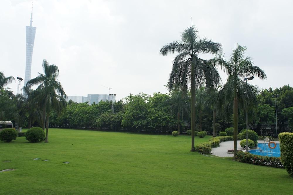 Ramada By Wyndham Pearl Guangzhou-canton Fair Free Shuttle Bus