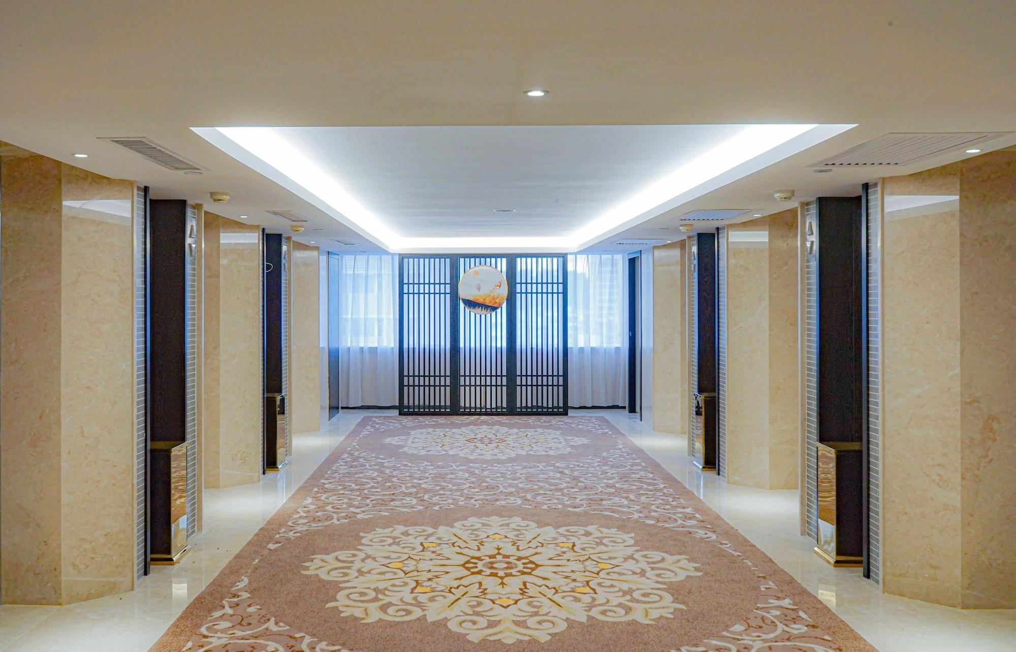 Hotel Guangdong Hotel-free Shuttle & Registration Counter Service During Fair